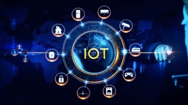 IOT Simge Dönen Tekerlek Kavramsal Dönen Tekerlek ikon şehir ve dünya haritası Merkezi ile çevrili ve konuştu