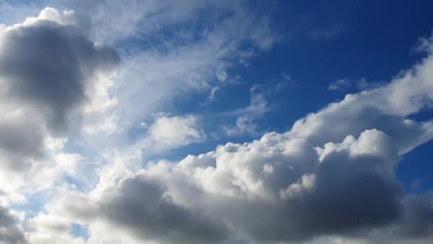 美丽的蓝天 有云彩背景 有云彩的天空天气自然 — 图库视频影像