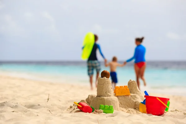 Concepto de vacaciones de playa familiar — Foto de Stock