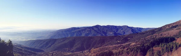 バルセロナ近く風光明媚なモンセニー山のパノラマ — ストック写真