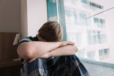 Evde kalmaktan depresyon, stres ve dışavurum, zihinsel zorluklar