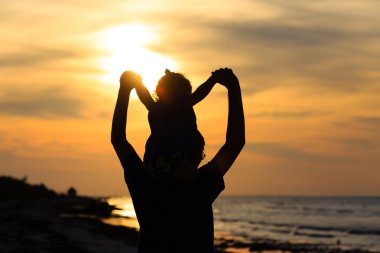 Baba ve kızı sunset bulvarında eğleniyor