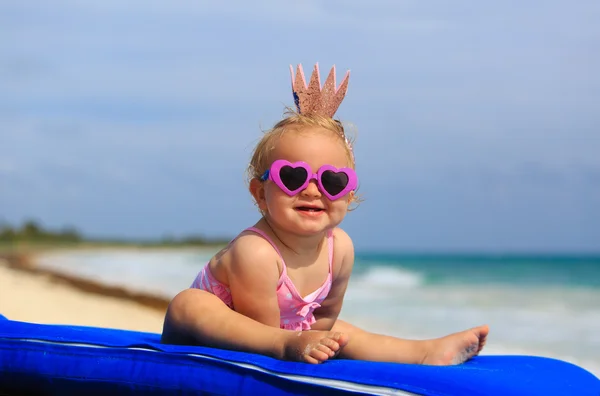 Cute little baby princess on summer beach — Stock Photo, Image
