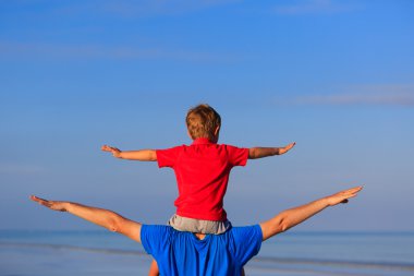 deniz tatil mutlu aile