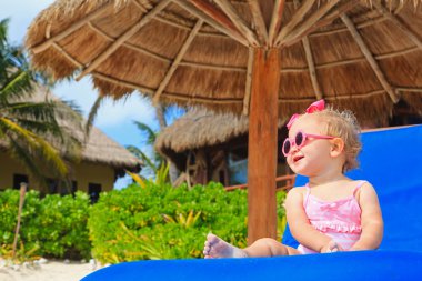 yaz plaj sevimli küçük kız