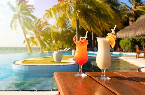 Deux cocktails en vacances tropicales — Photo