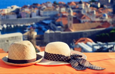 iki şapkalı Avrupa, romantik tatil seyahat