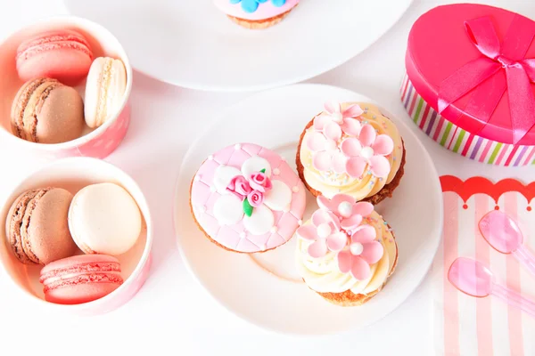 Delicious dessert table for big party — Stock Photo, Image