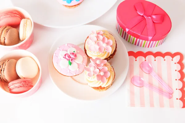 Deliciosa mesa de sobremesa para a festa — Fotografia de Stock