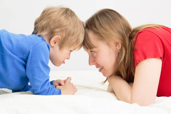 Conflito entre mãe e filho — Fotografia de Stock