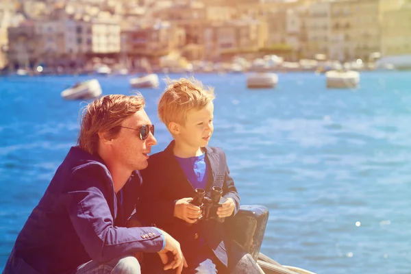 Father and little son travel in Europe, Malta — Stock Photo, Image