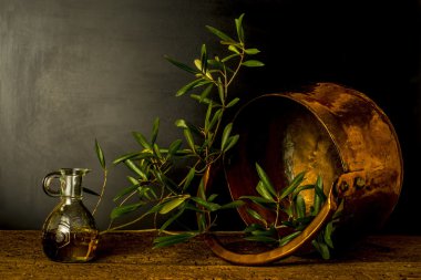 Zeytin yağı kavanoz ve cooper natürmort pot