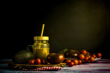 Yeşil smoothie natürmort