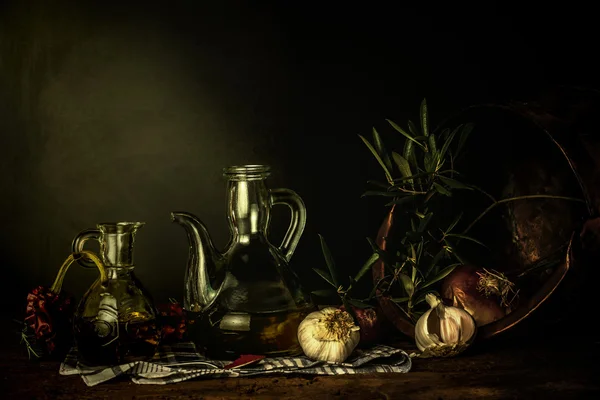 橄榄油和调味品静物 — 图库照片