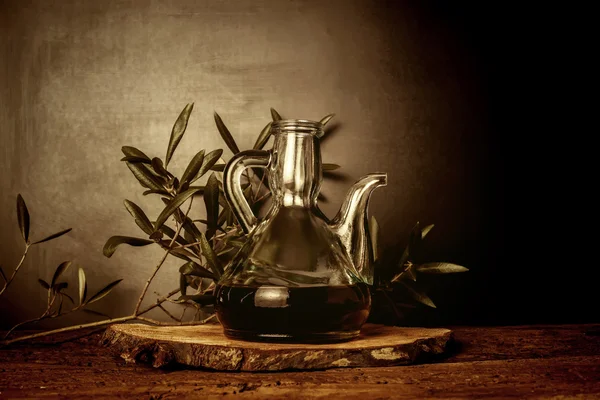 Оливкова олія старий фон — стокове фото