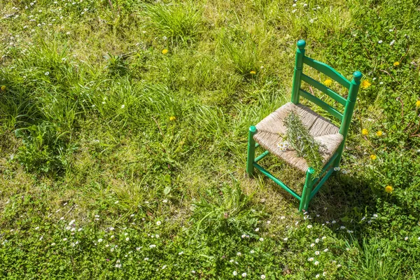 Old wooden chair background — Stock Photo, Image