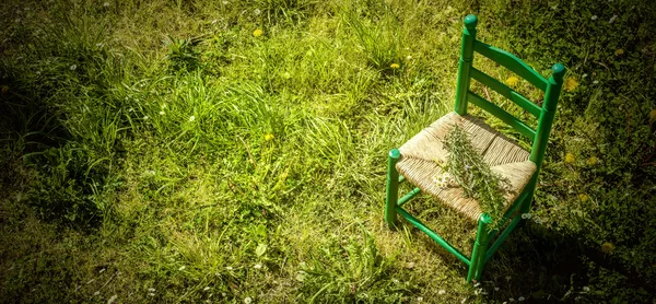 Old wooden chair background — Stock Photo, Image