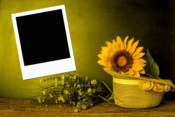 Lege instant foto frame zomer concept — Stockfoto