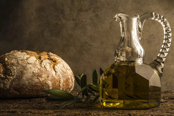Extra panenský olivový olej a chléb — Stock fotografie