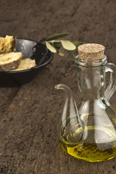Оливкова олія і хліб — стокове фото