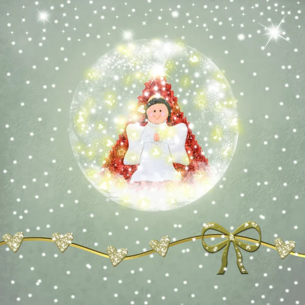 有一个天使和一棵圣诞树的雪球玻璃 — 图库照片