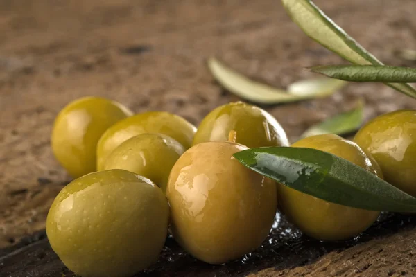 Olives fond en bois — Photo