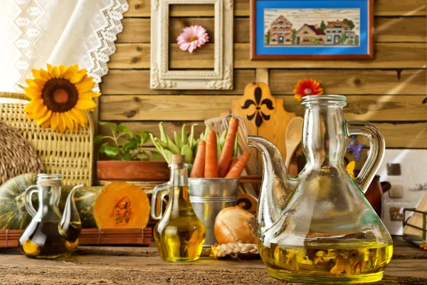 Extra virgin olive oil and vegetables — Stock Photo, Image