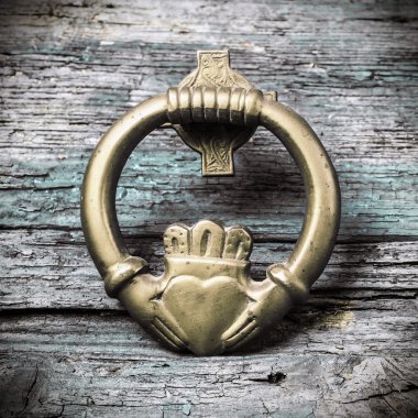 Claddagh, sevgi, dostluk ve sadakat