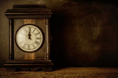 Yeni yıl arifesinde Tebrik Kartpostalı