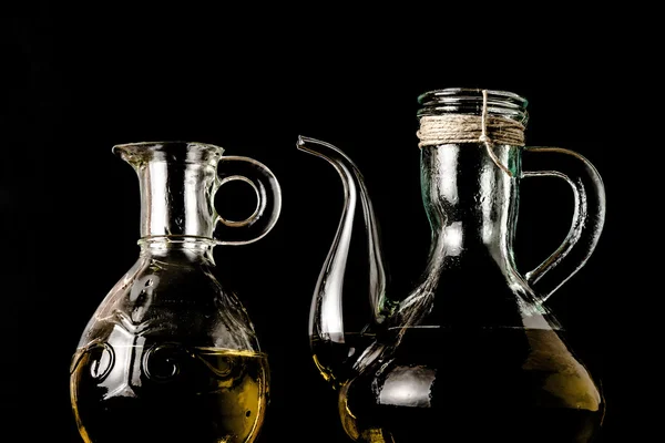 Olio extra di oliva, due vasetti di vetro — Foto Stock