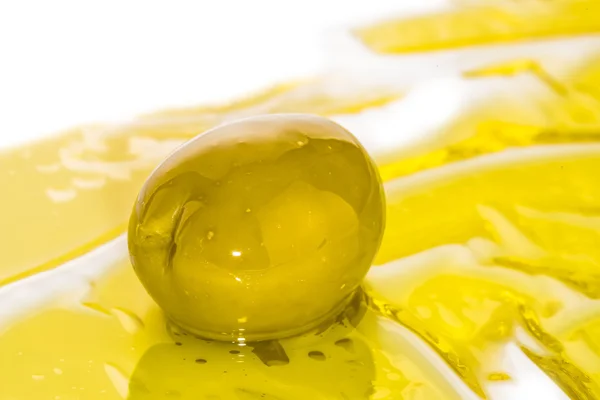 Olive and golden olive oil — Stock Photo, Image