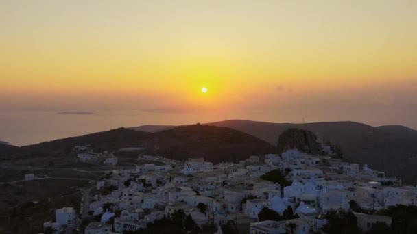 Drone Lecący Bezpośrednio Kierunku Pięknego Zachodu Słońca Amorgos Grecja Przelatuje — Wideo stockowe