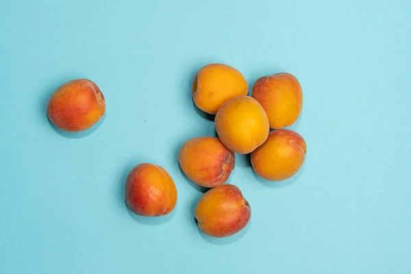 Pile Small Fresh Ripe Juicy Peaches Colourful Background Stock Picture — Stock Photo, Image