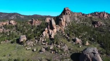 Kent Dağları 'nın kuş bakışı görüntüsü. Kazakistan 'da alışılmadık dağlar.
