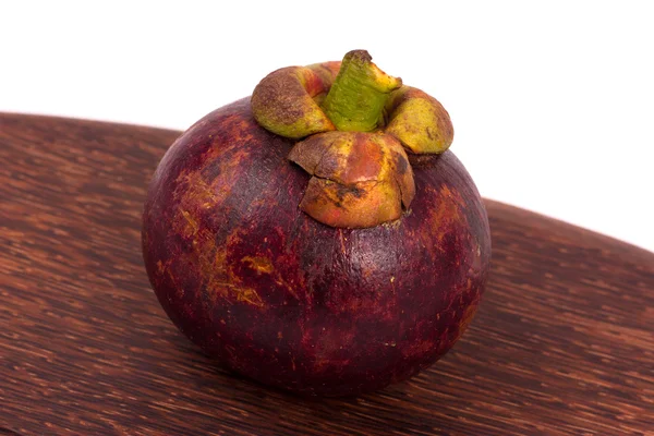 Mangostão de frutas tropical isolado sobre um fundo branco — Fotografia de Stock