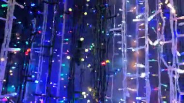 Noel çelenkleri, ev dekorasyonu. Kapalı mekan görüntüleri. XMas ışıkları.