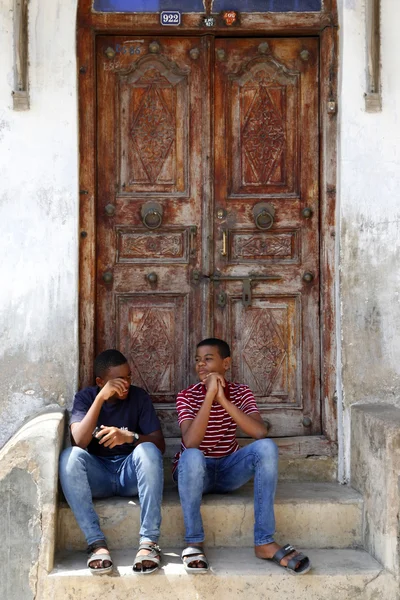 Two young people — Stock Photo, Image