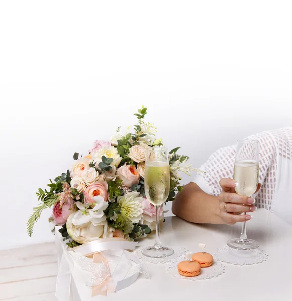 Two glasses with champagne — Stock Photo, Image