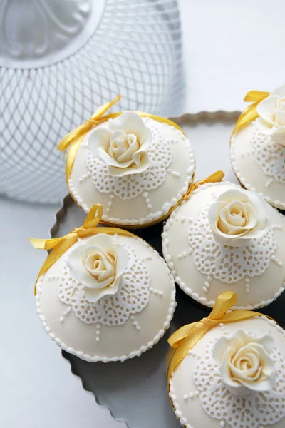 Bolo de casamento bonito — Fotografia de Stock