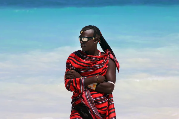 Maasai na praia — Fotografia de Stock