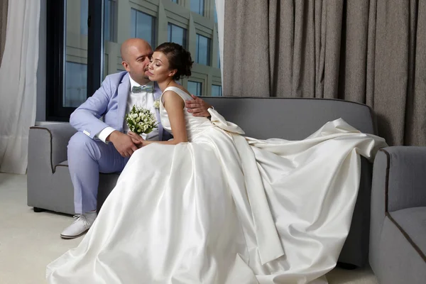 Charming bride and groom — Stock Photo, Image