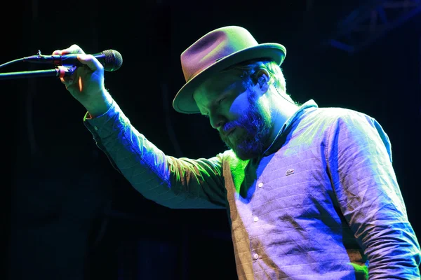 Britská zpěvačka Alex Clare — Stock fotografie