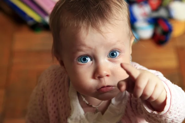 Beautiful small girl — Stock Photo, Image