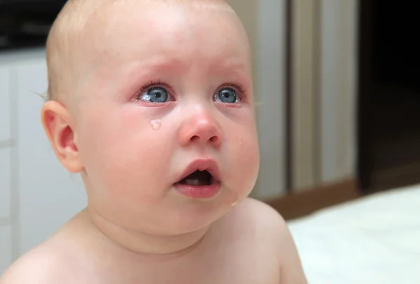 Niña triste. — Foto de Stock