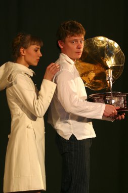 Rus aktörler Xenia Alferova ve Paul Majkov