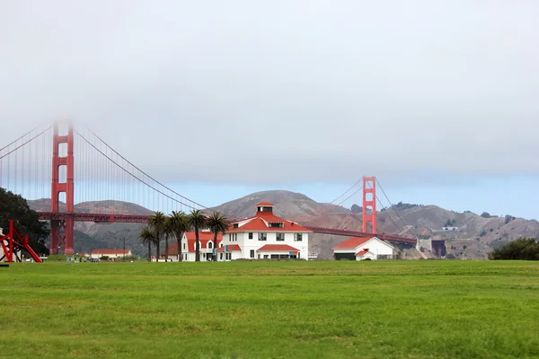 Puente de puerta de oro — Foto de Stock