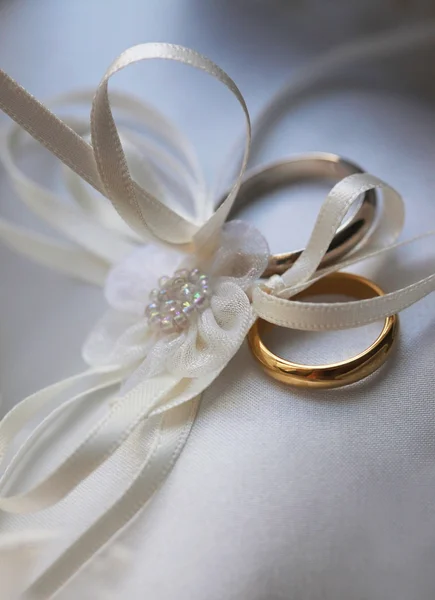 Wedding rings — Stock Photo, Image