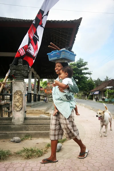 Mãe com bebê — Fotografia de Stock