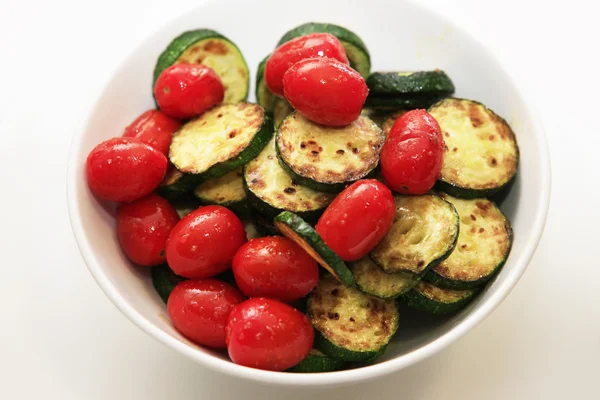 Gebratene Zucchini und Tomaten — Stockfoto