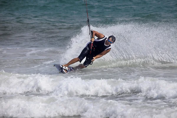 Kitesurfer en action — Photo